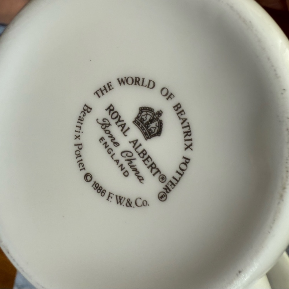 Peter Rabbit Charming Rabbit Design Mug Royal Albert bone China - Picture 3 of 7